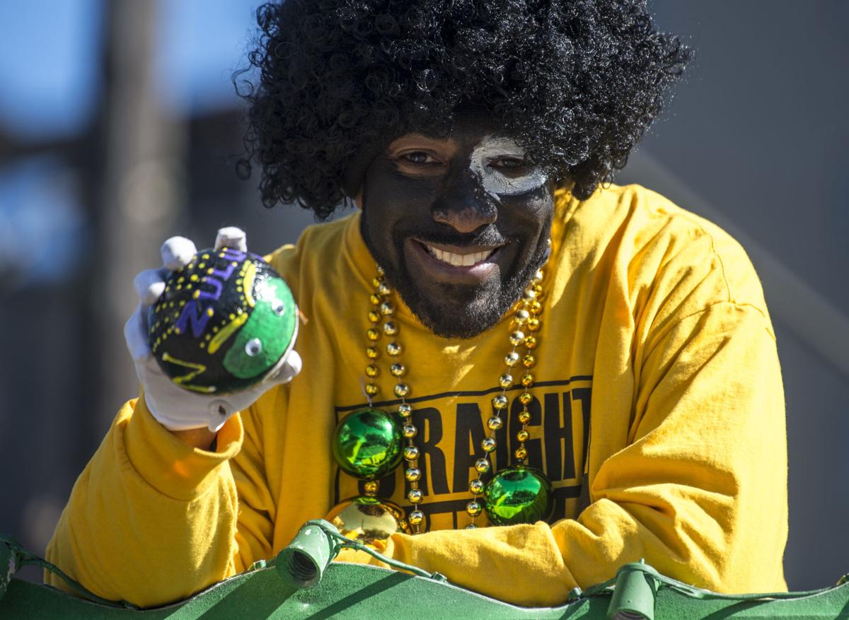 Beads, coconuts, doubloons: The history of Mardi Gras throws | Mardi ...