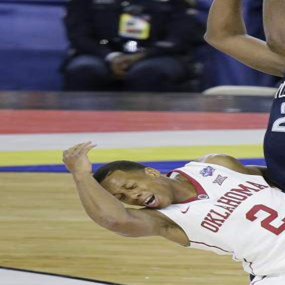 Villanova Demolishes Oklahoma 95 51 Will Face North Carolina For