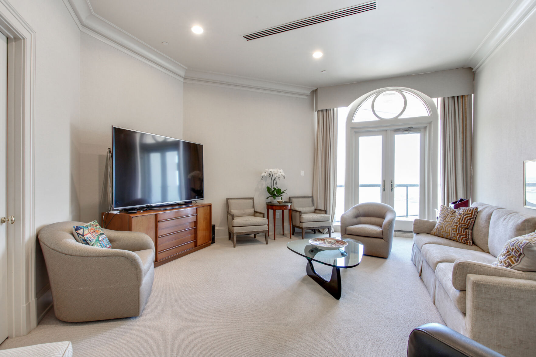 $6 million New Orleans riverfront penthouse condo for sale | Home ... - Riverfront Penthouse Home Decor Inspiration