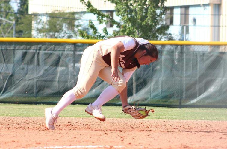 Pineville’s effort’ upends Mount Carmel in softball playoffs