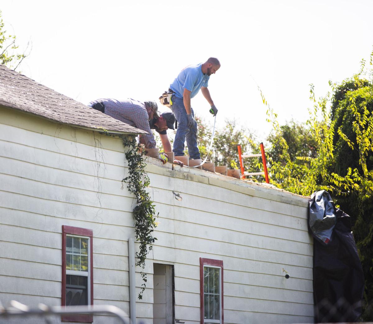 Oldest World War Ii Veteran Gets New Roof In New Orleans Thanks To Phone Call Volunteers Acts Of Kindness Nola Com No matter how durable your metal or composite roofs are, they will eventually wear out in a few years. oldest world war ii veteran gets new