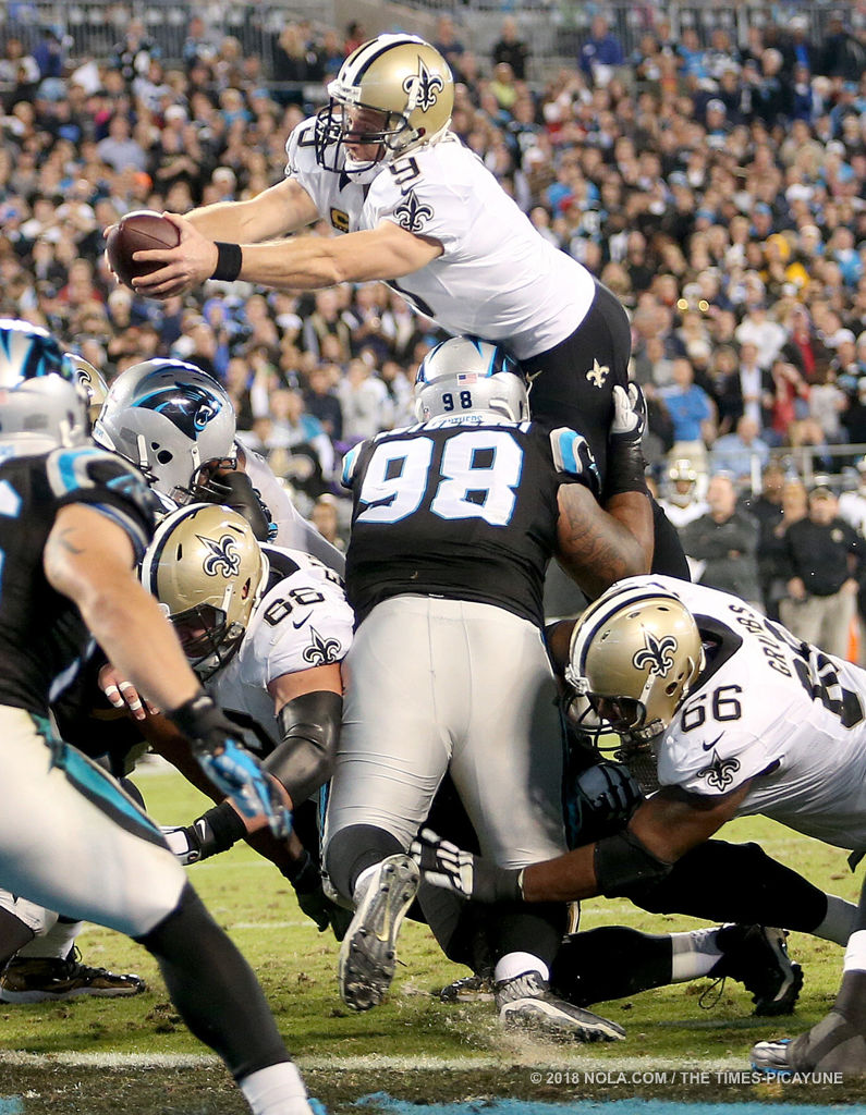 New Orleans Saints quarterback Drew Brees (9) throws the ball down the  field against the Philadelphia Eagles at the Mercedes-Benz Superdome in New  Orleans, Louisiana on November 5, 2012. Brees threw a