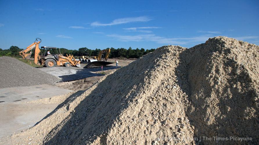 FedEx to build distribution center near Covington, bring in 800 new