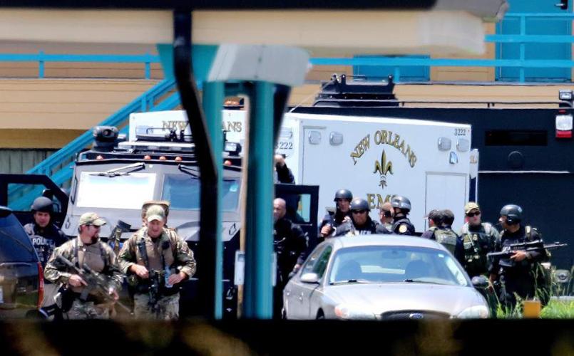 Suspect at center of SWAT scene in Gentilly dies after shooting himself ...