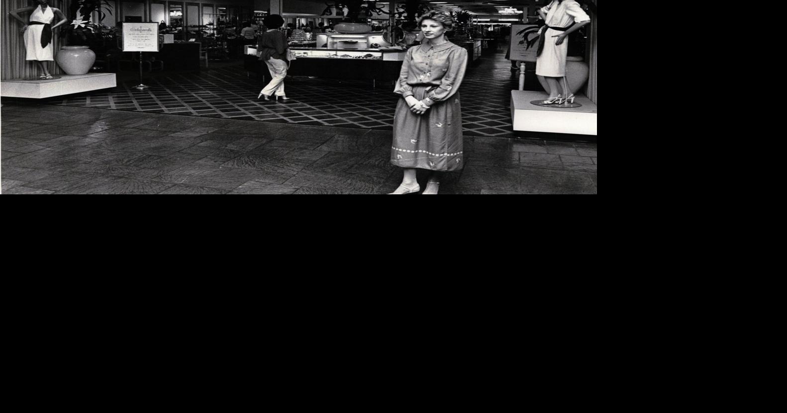 Blake Pontchartrain What were the original stores at Lakeside Shopping