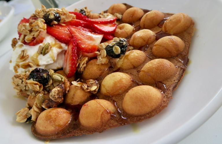 With covered patio, bottomless mimosas, Birdy’s adds brunch to Magazine