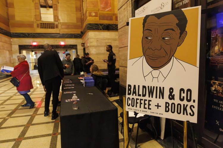 Former VP Kamala Harris promotes her new book in New Orleans | Local ...