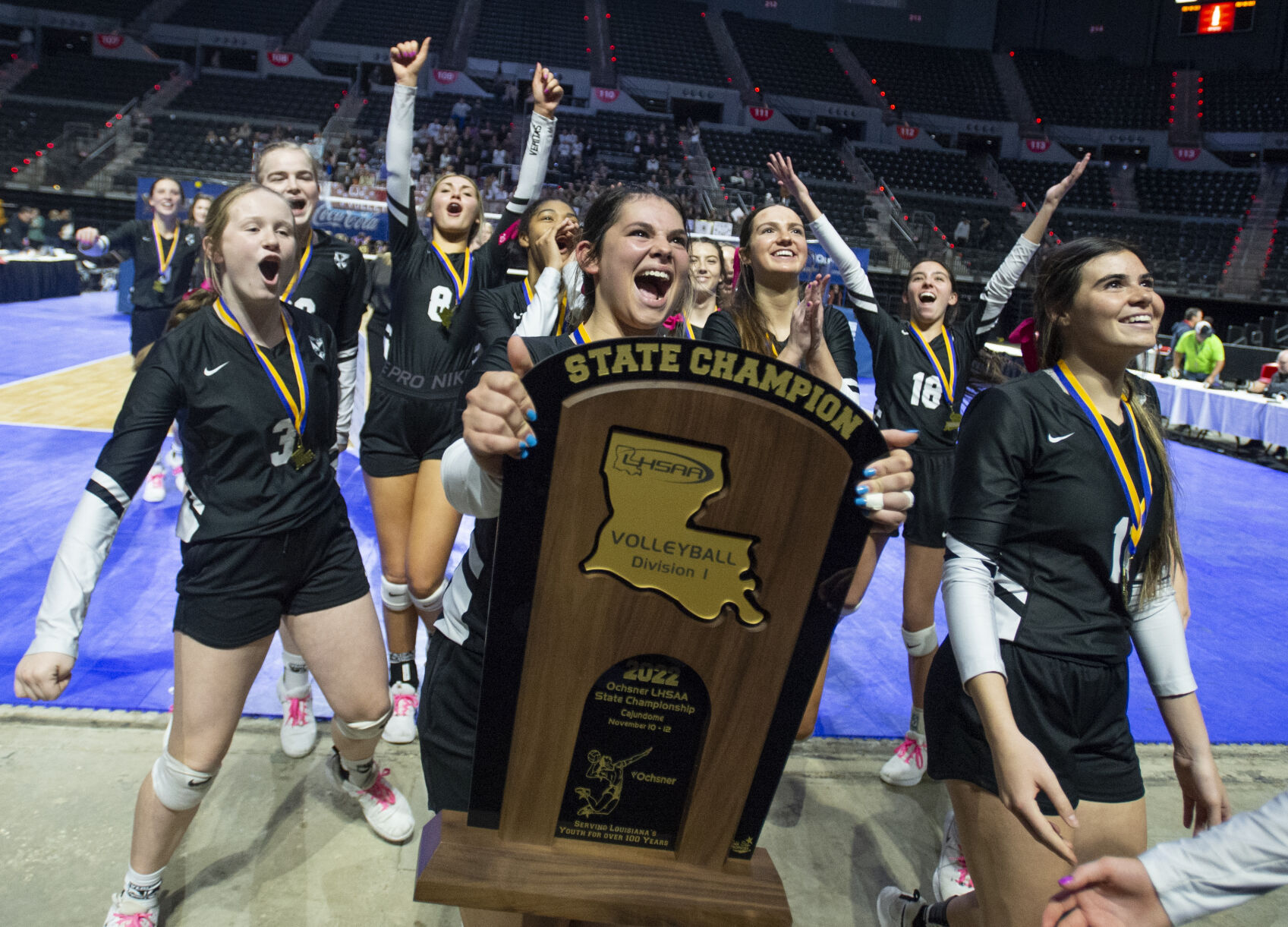 Dominican uses offensive firepower to win volleyball state championship against Mount Carmel Prep Sports nola