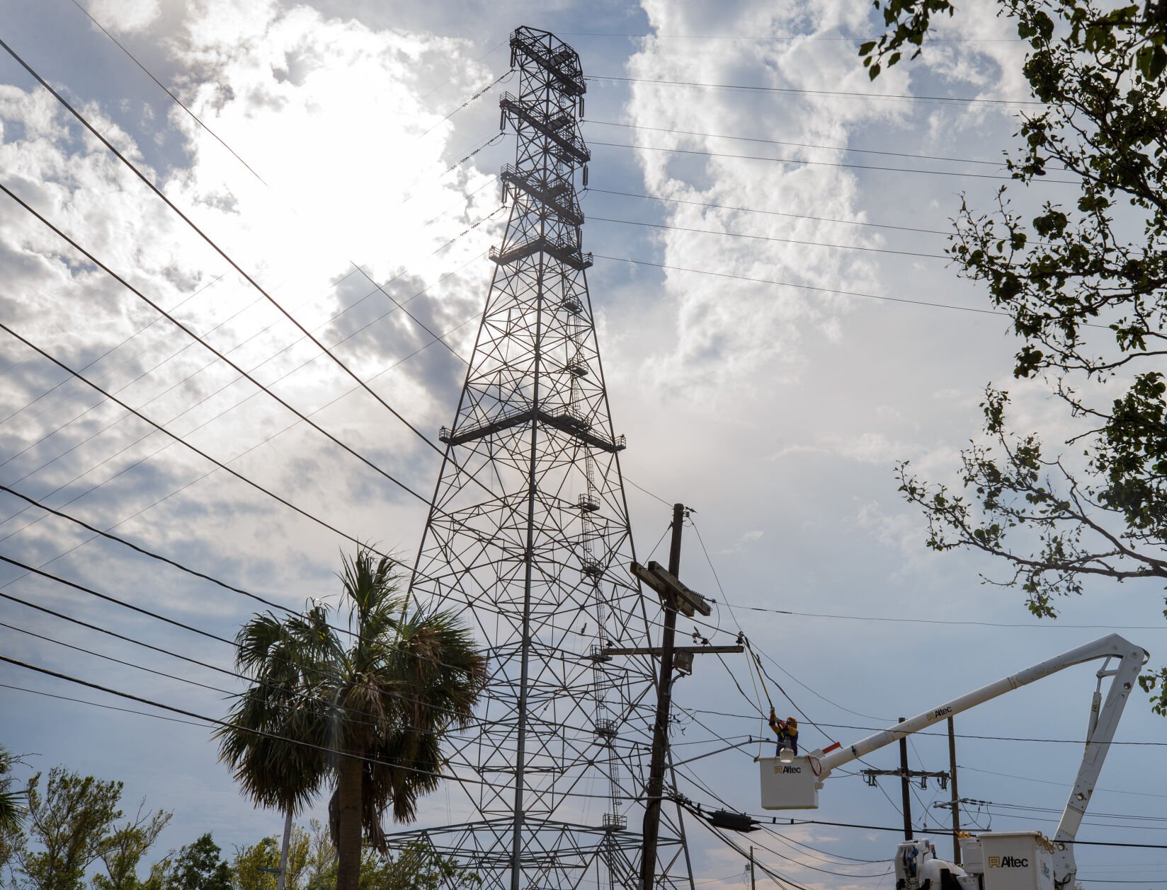 Entergy Plans To Restore Power To Metro New Orleans By Next Week; See ...