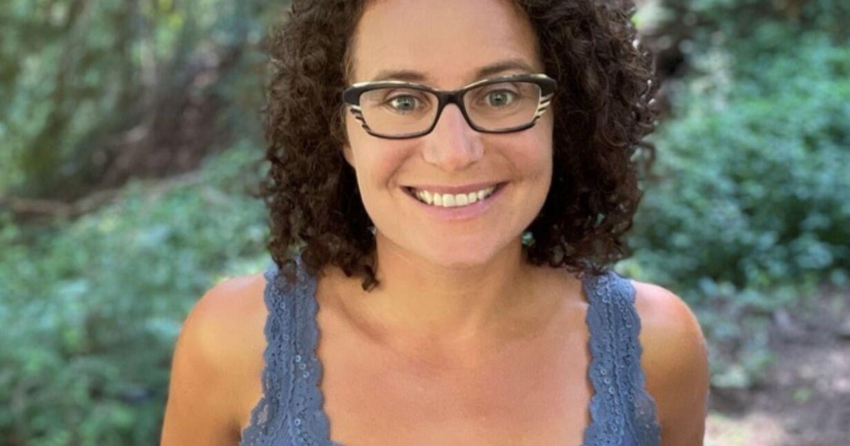 Bestselling author to discuss 'Mother-Daughter Murder Night' | Entertainment/Life - Vimarsana News