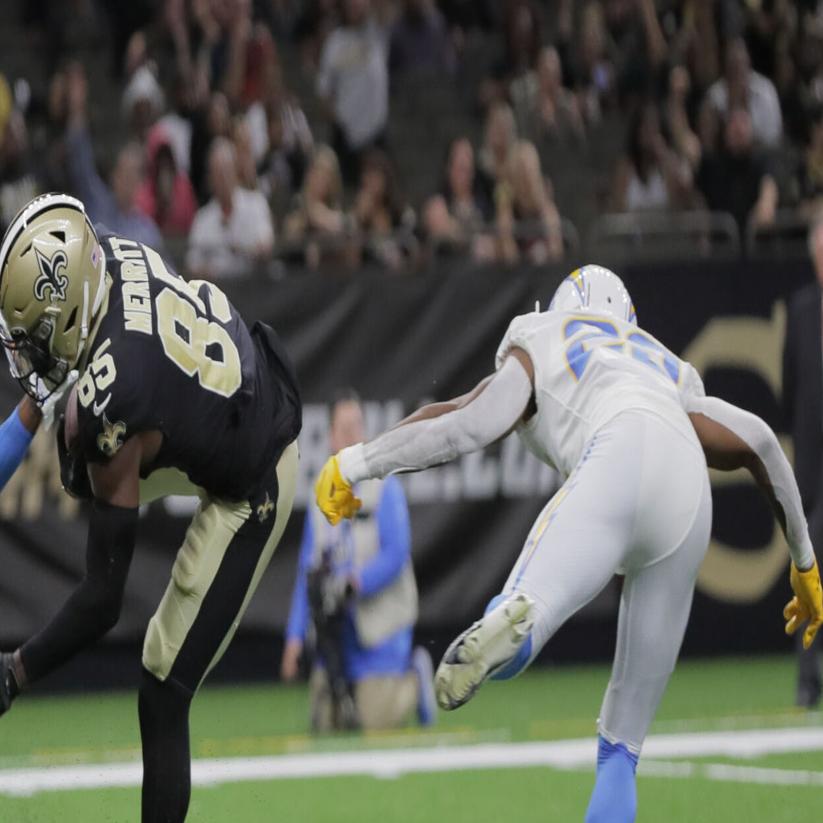 Saints backup RB finds end zone 2 times in win