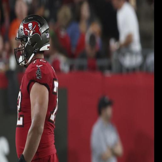 Frustrated Tom Brady Throws Helmet and Tablet on the Sideline