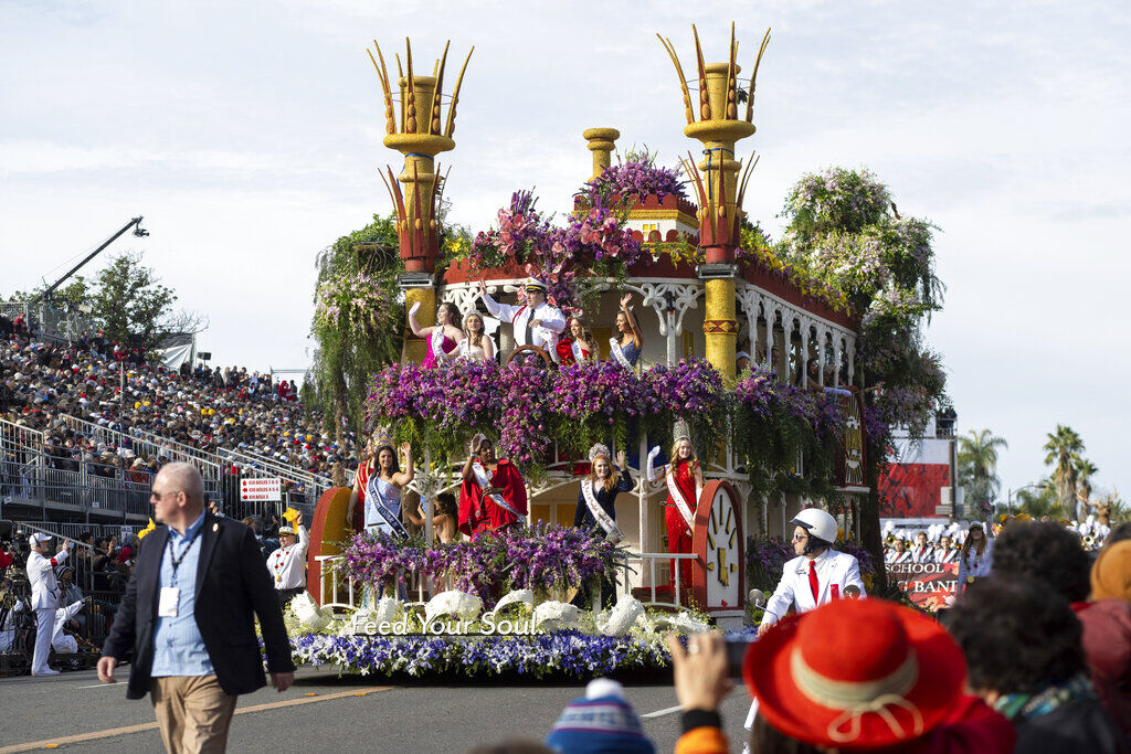 Louisiana S Celebration Riverboat Rolls In 2023 Rose Parade   63b480e4bf94d.image 