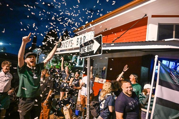 Eagles fan takes New Orleans Super Bowl confetti to moon | Sports ...