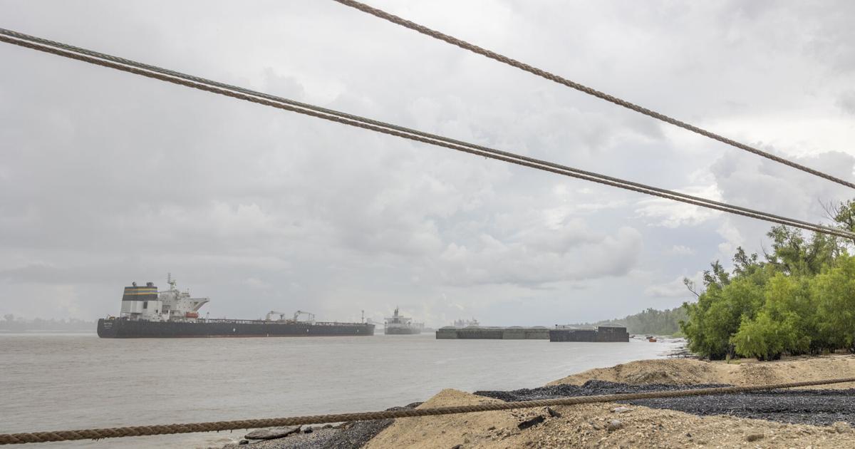 Ship from Russia, carrying oil, arrives in New Orleans area, despite federal sanctions