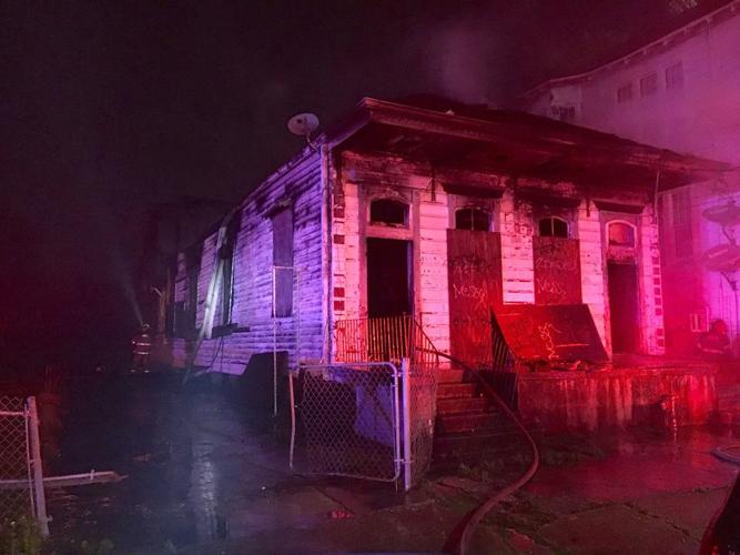 Uptown apartment fire leaves 16 people homeless, New Orleans Fire