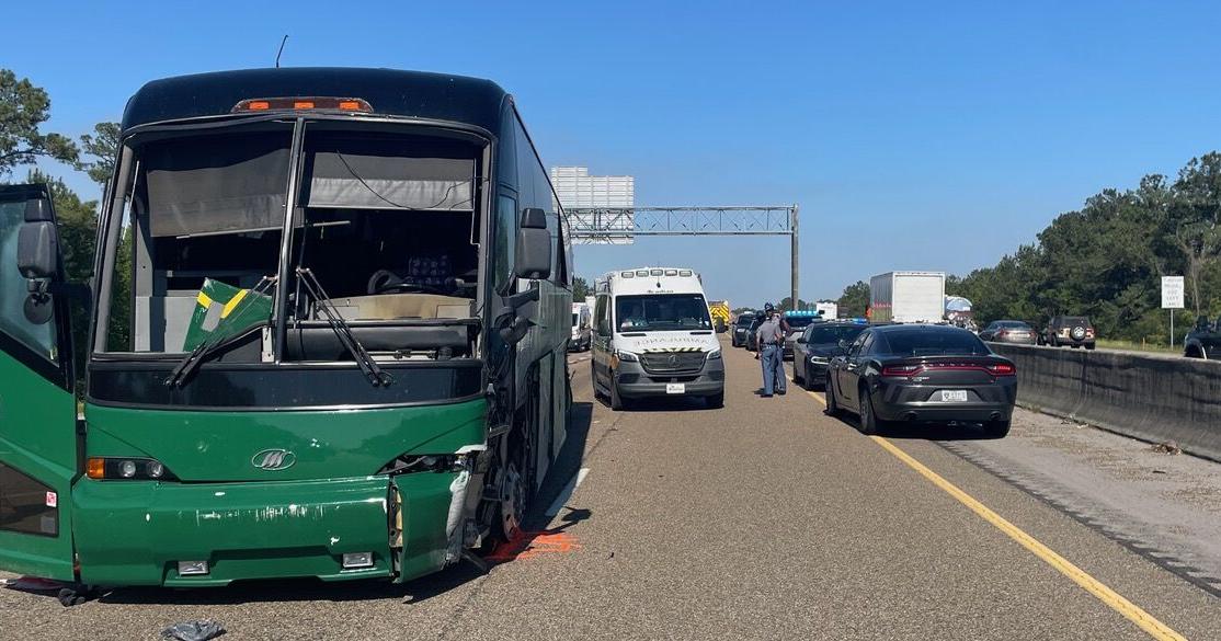 South Carolina student takes wheel in MS bus crash on I-10 | News - Vimarsana News