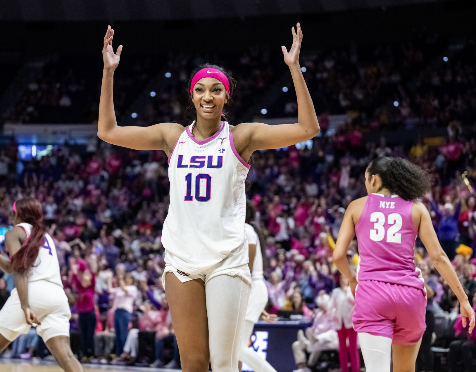 Angel Reese one of five LSU players to win SEC awards | LSU | nola.com