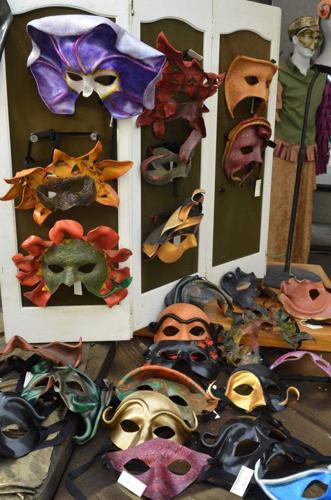 mardi gras mask market 2025