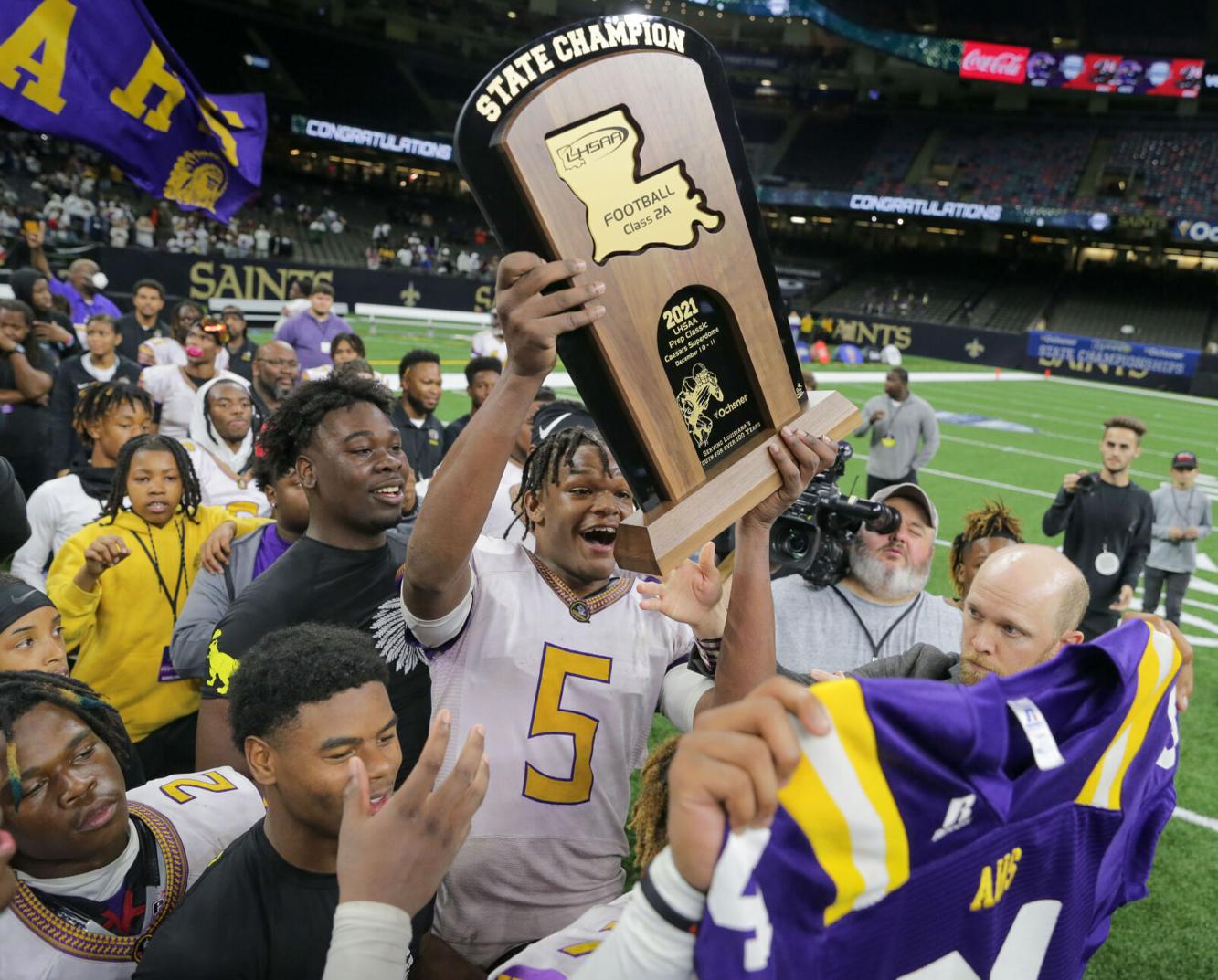 How many Louisiana high schools can qualify for the football playoffs