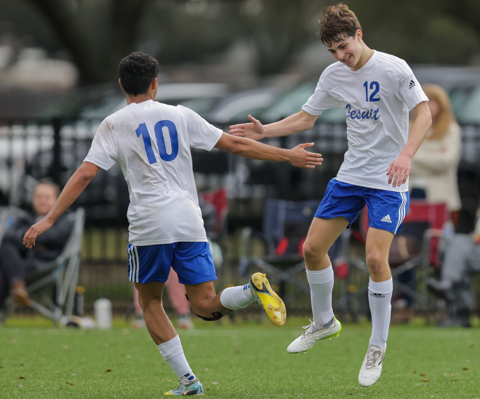 Jesuit seniors lead the way in dominant victory – 15 shutouts in 18 matches