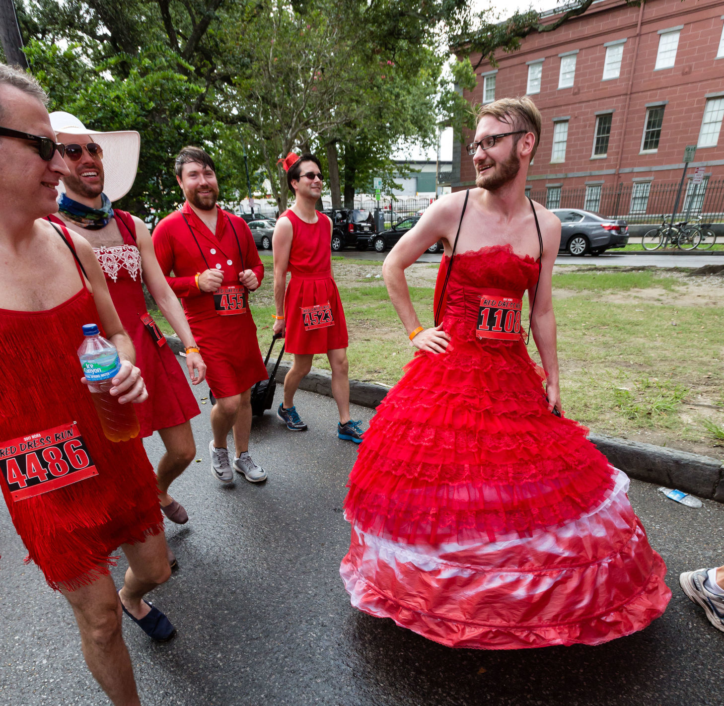 red dress run outfits