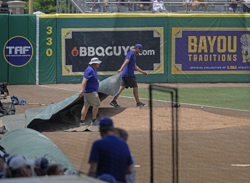 LSU and Kentucky Super Regional In Extended Weather Delay