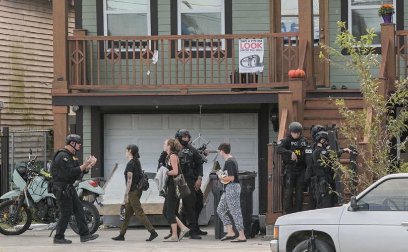 Man with gun arrested after hours-long standoff with NOPD SWAT units in ...