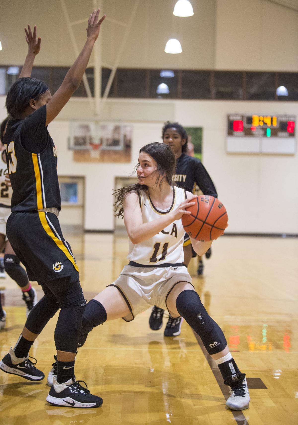 Mount Carmel Holds Off U High In Playoff Like Girls Basketball
