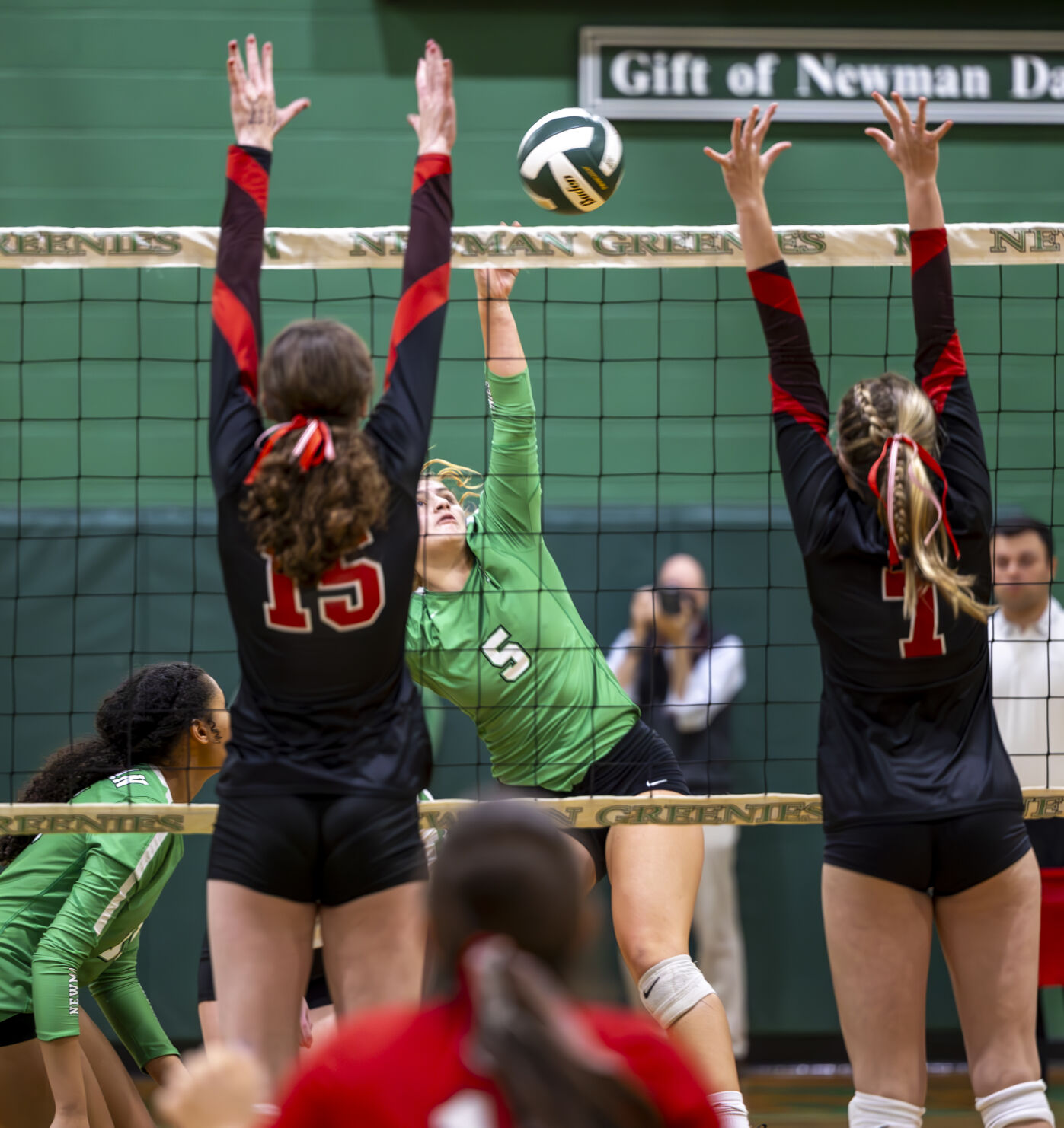 Newman shows resiliency in 3-set sweep of Sacred Heart | Prep