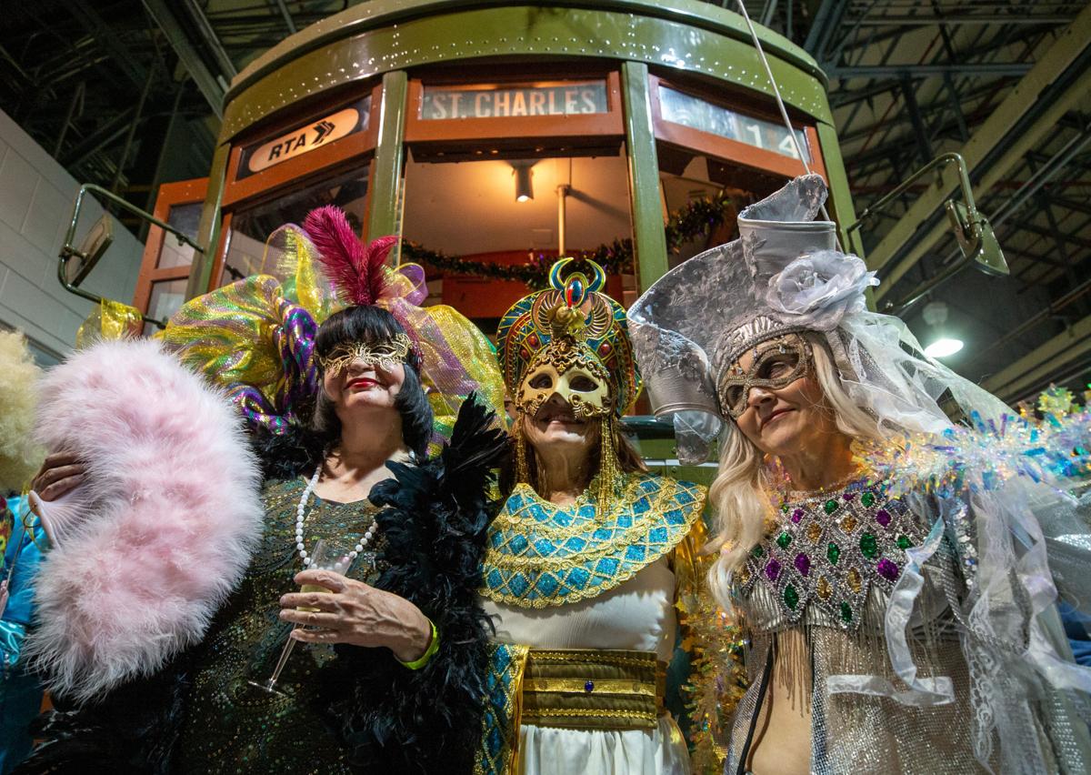 Phunny Phorty Phellows' socially distanced streetcar ride ...