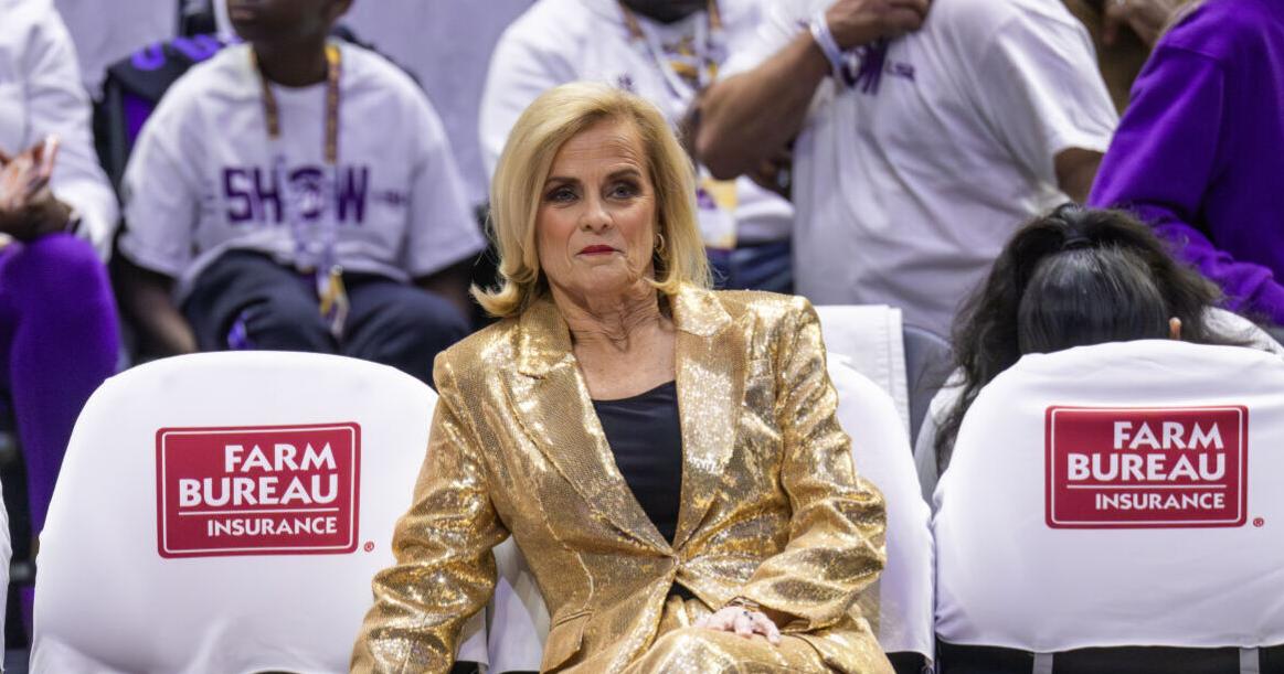 Kim Mulkey was caught off guard by the Jumbotron camera at the LSU men’s basketball game
