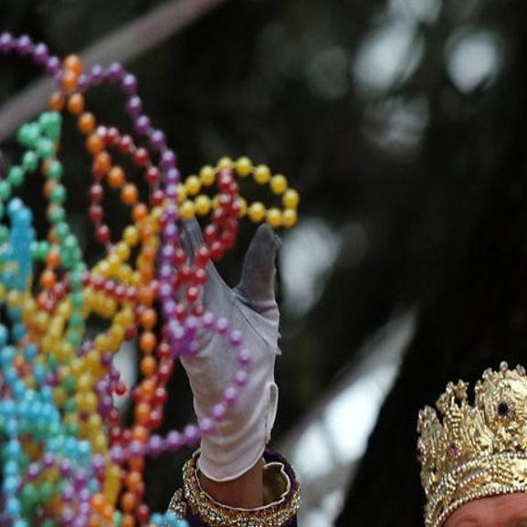 Are Too Many Beads Thrown At Mardi Gras For Some Krewes The Issue Is At A Tipping Point Louisiana Festivals Nola Com