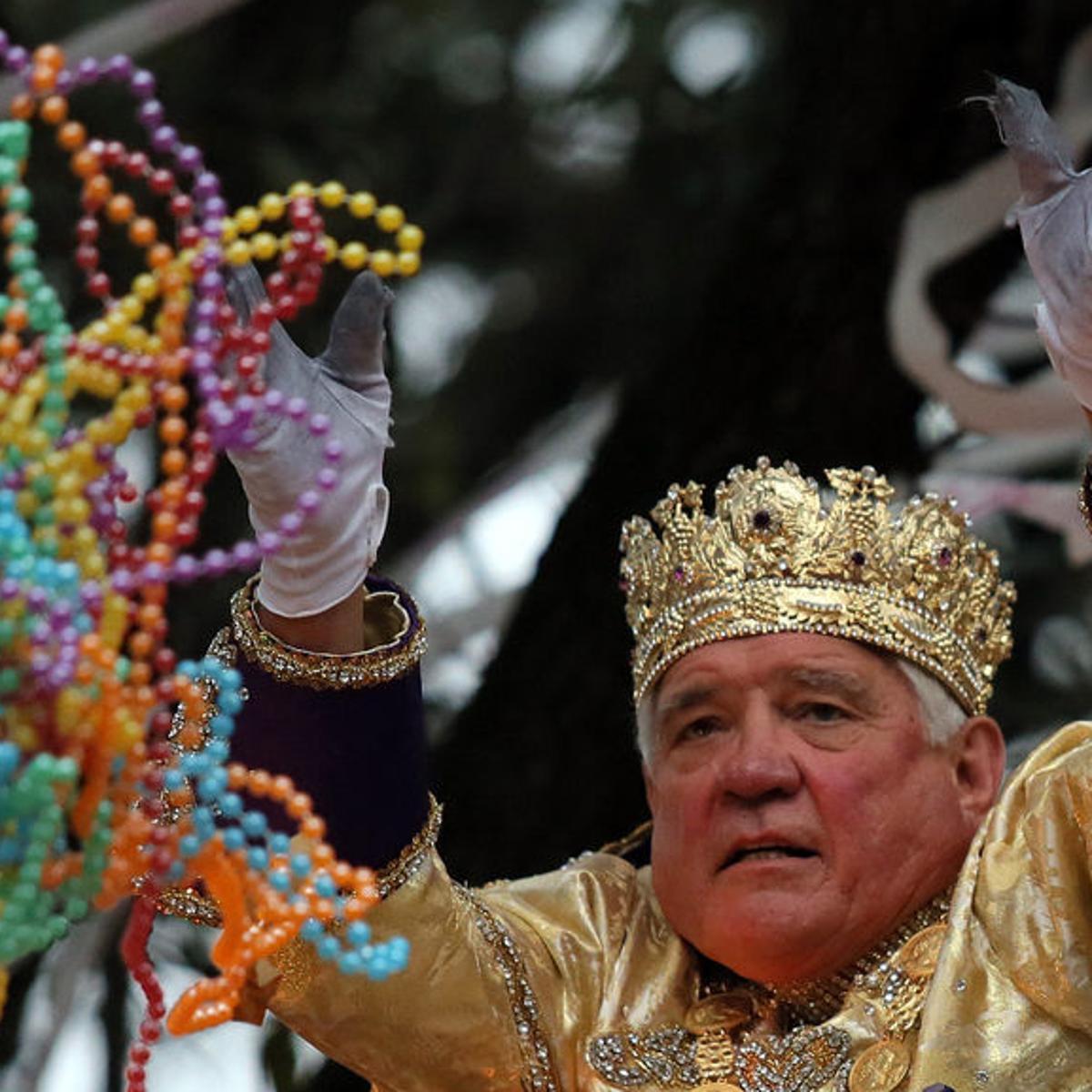Are Too Many Beads Thrown At Mardi Gras For Some Krewes The Issue Is At A Tipping Point Louisiana Festivals Nola Com