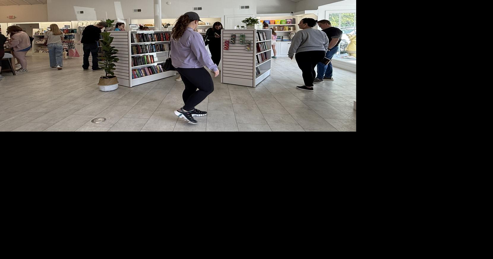 Happy retirement, Kitty Meow: LA bookstores build loyal customers with 'weird events,' more