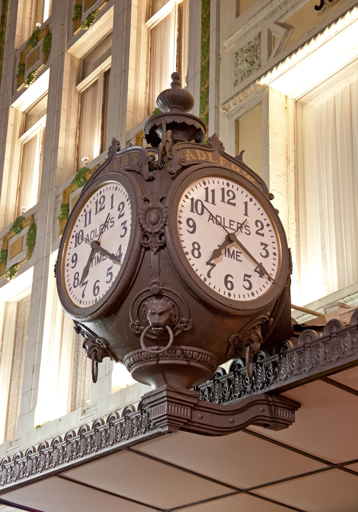 How Daylight Saving Time affects notable New Orleans clocks