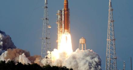 Is Jeff Landry trying to lure SpaceX to Louisiana? Incentive bills raise questions.