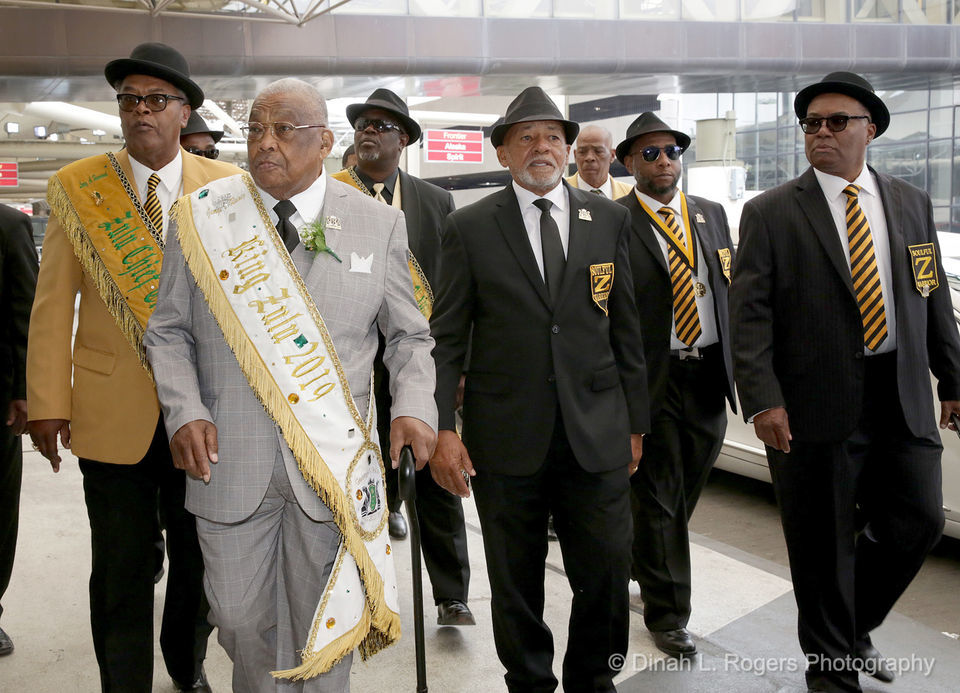 Zulu King-elect greets Queen-select at airport: See photos ...