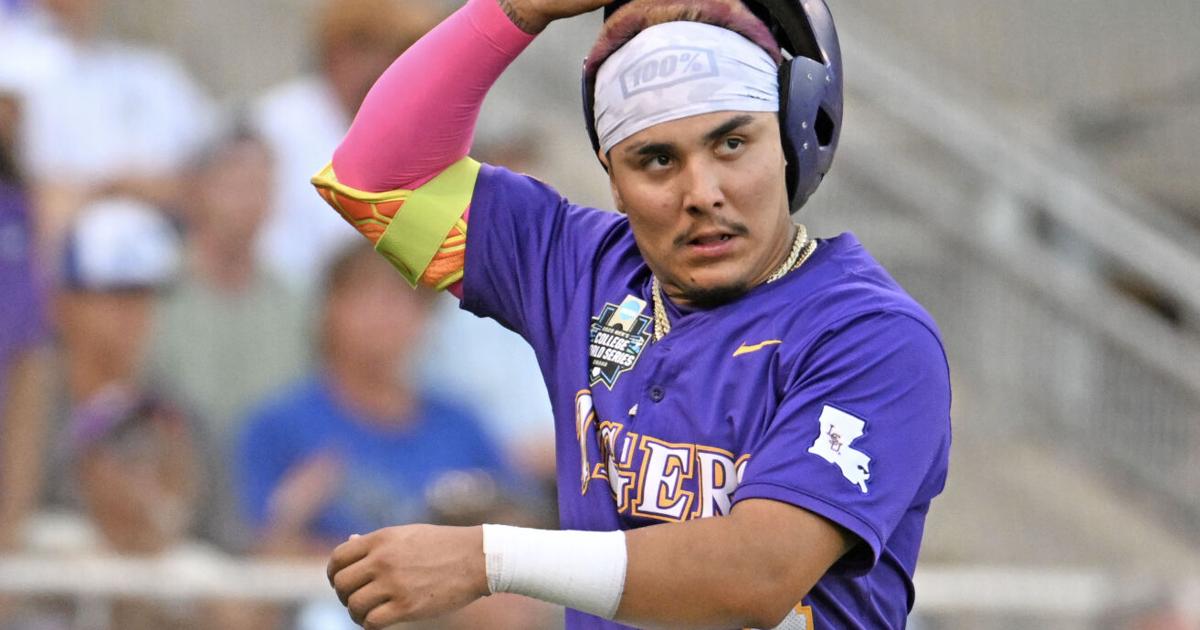 LSU baseball vs. UCLA game suspended on Monday night. Here's when it will resume - NOLA.com