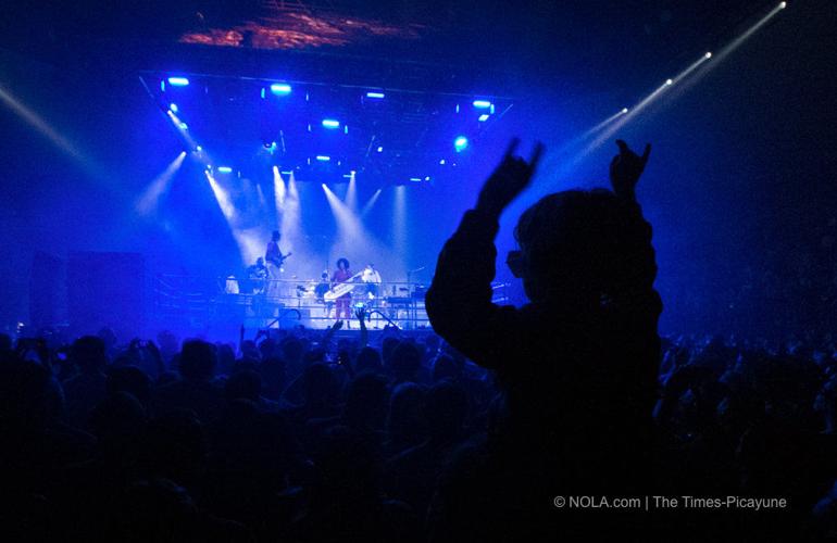 Arcade Fire Concert Burns Up The Uno Lakefront Arena Not Really Music Nola Com