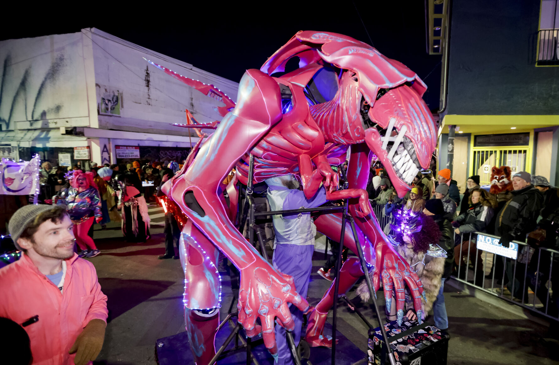 Photos Intergalactic Krewe Of Chewbacchus Warms Crowd On A Chilly   65ac7aa0ab768.image 