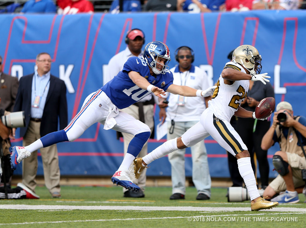 New Orleans Saints Demario Davis sacks New York Giants Eli Manning