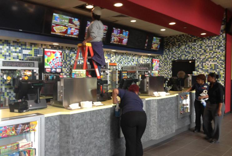 New Kenner movie theater opens its doors, as officials trumpet 'cutting