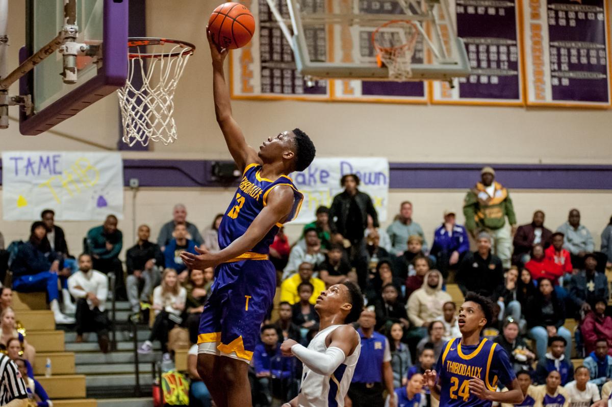 Thibodaux Maintains District 7 5a Lead With Win Over Hahnville
