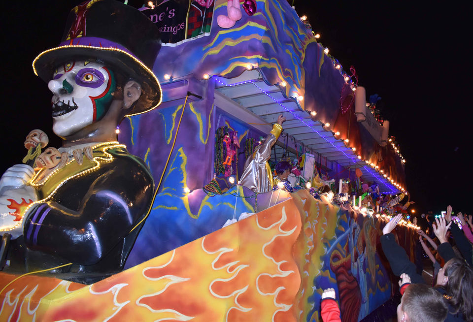 Krewe of Selene rolls in Slidell See the parade photos One Tammany