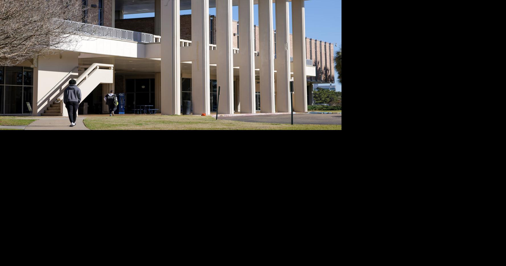 University of New Orleans evacuated after former student allegedly threatens to burn building