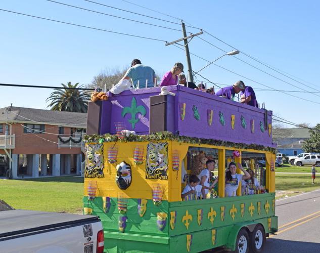 Lafitte's Rosethorne Mardi Gras parade branches out, pulls a crowd
