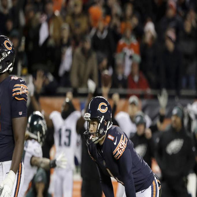 Watch Cody Parkey S Field Goal Attempt Hit Upright And Crossbar In