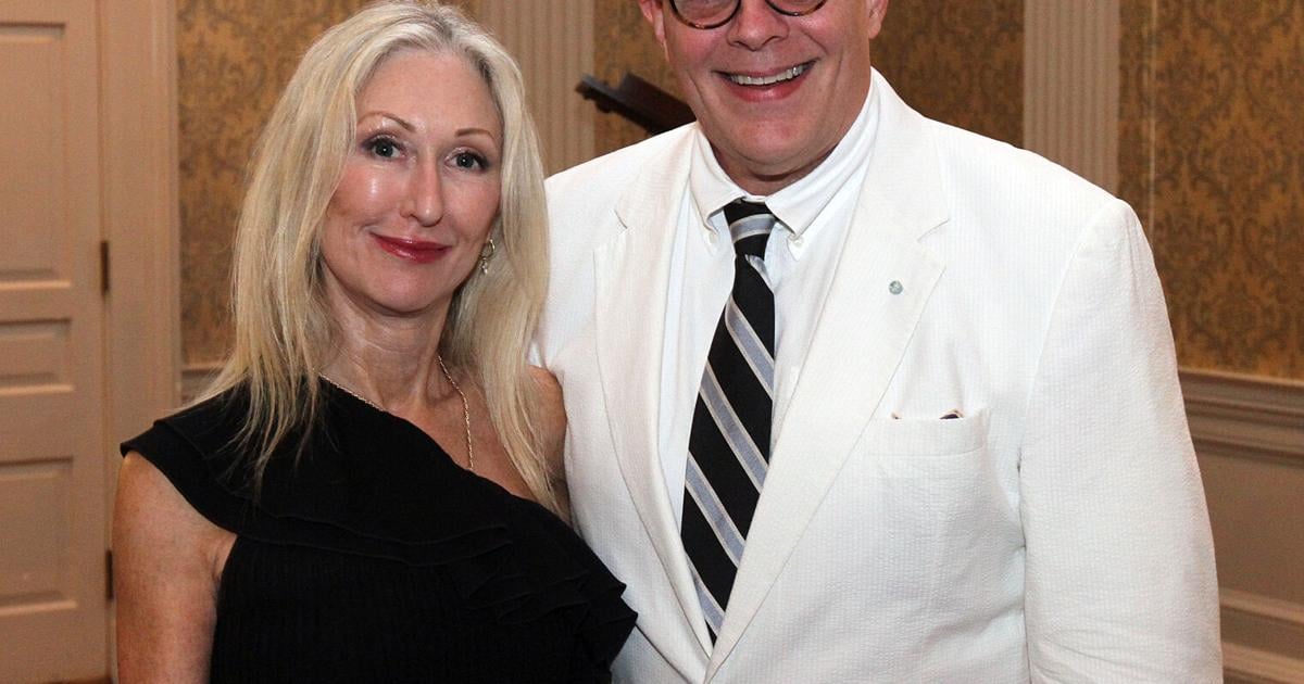 Nell Nolan: Gesellschaft von Cincinnati, Französische Kulturerbegesellschaft, Cefalutana Festa | Unterhaltung/Leben Nell Nolan: Gesellschaft von Cincinnati, Französische Kulturerbegesellschaft, Cefalutana Festa | Unterhaltung/Leben