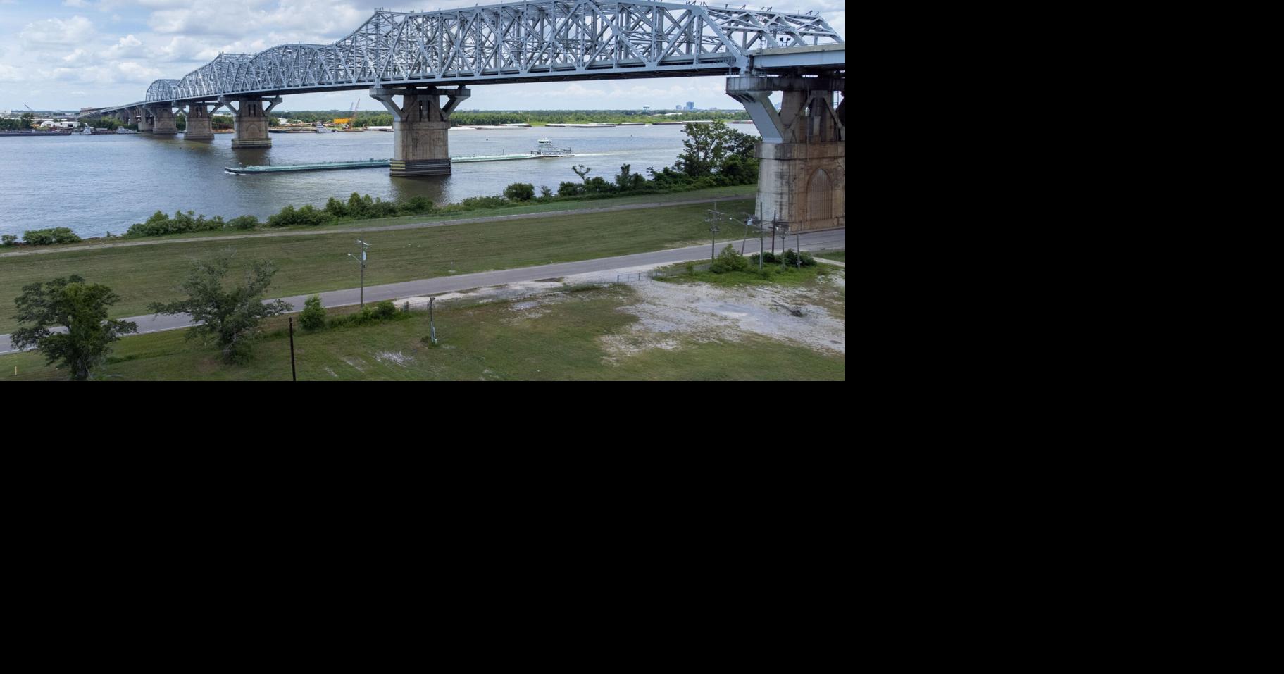 Body believed to be missing barge worker found in Mississippi River